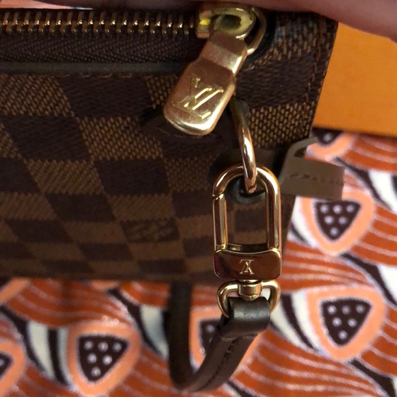 AUTHENTIC Louis Vuitton Neverfull Pochette pouch - Picture 3 of 8